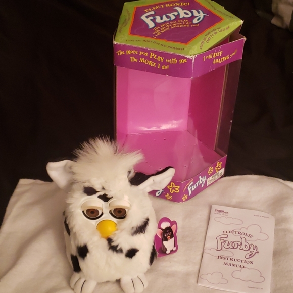 Original 1st Generation Furby 1998 with Box - Picture 6 of 8